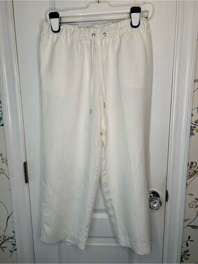 Anne Klein white Linen pants. Size medium petite.